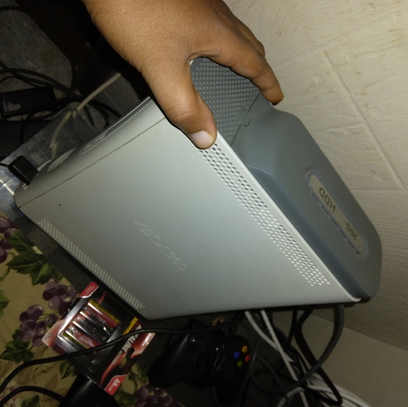 Xbox 360 with 11 games - Picture 6 of 8